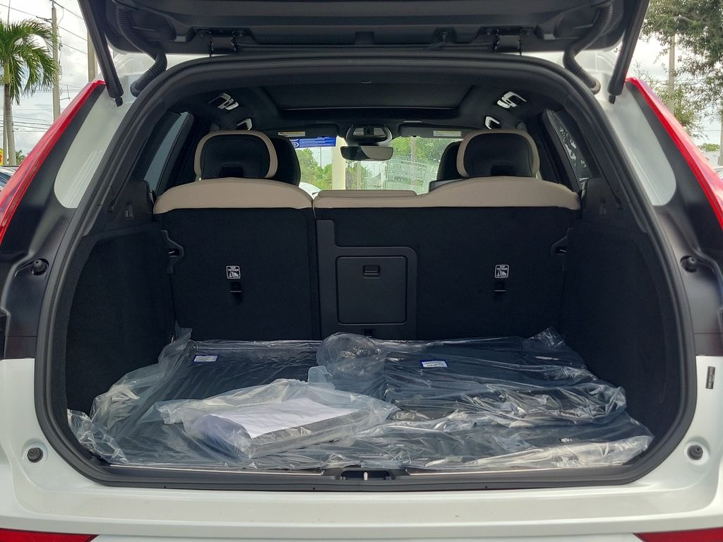 New 2026 Volvo XC60 B5 Plus SUV