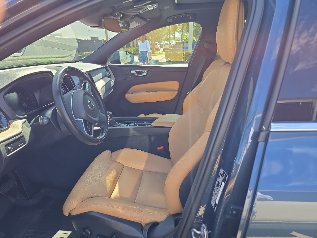2019 Volvo XC60 T6 Inscription photo 3