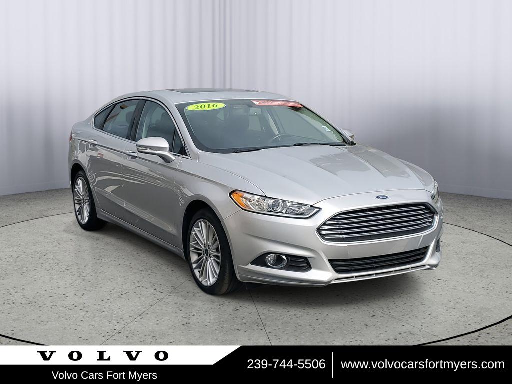 2016 Ford Fusion SE's photo