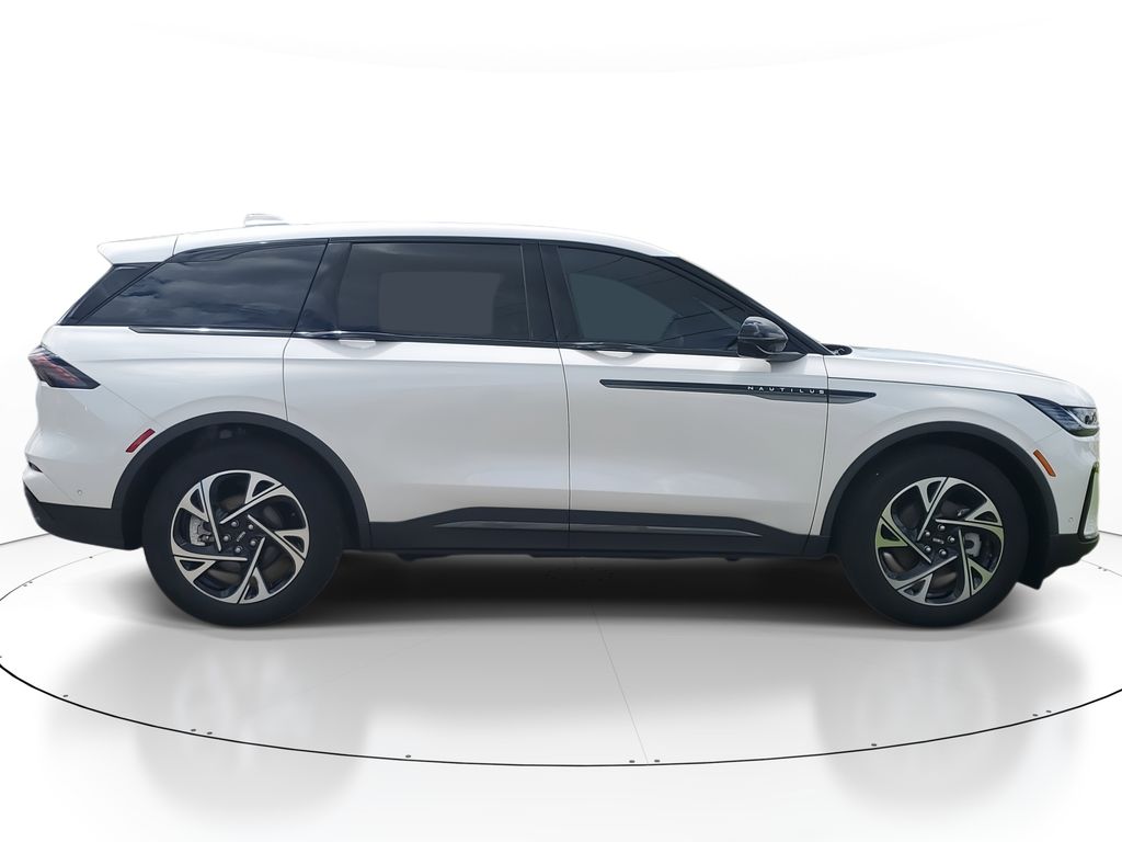 2024 Lincoln Nautilus Premiere photo 2