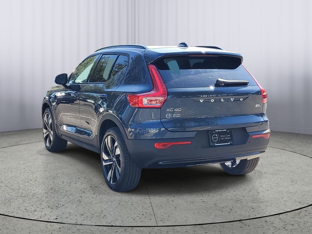 New 2026 Volvo XC40 B5 Plus SUV