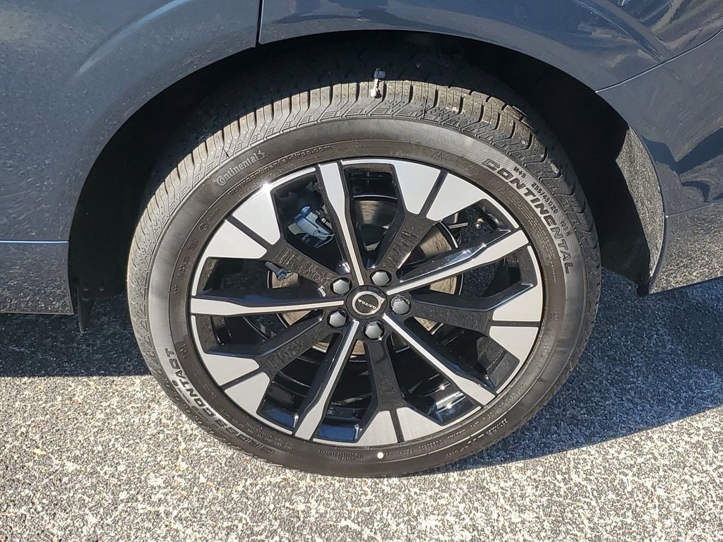 New 2026 Volvo XC60 B5 Plus SUV