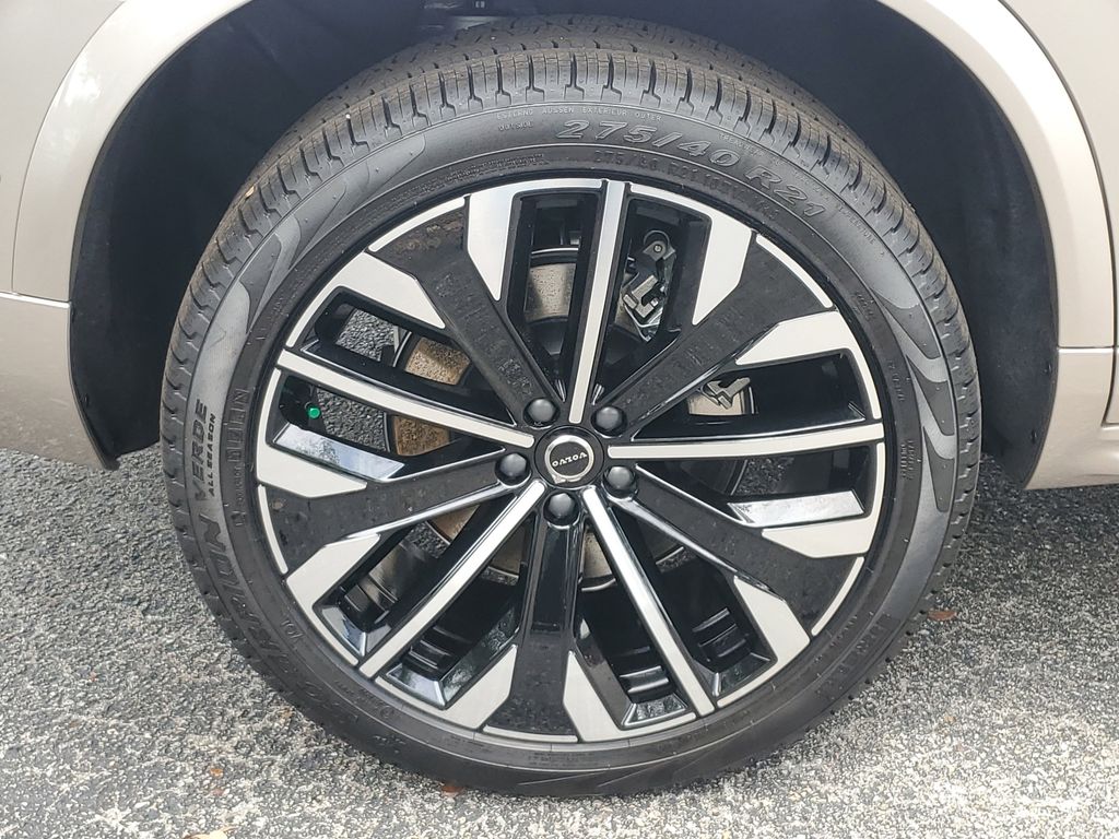 2026 Volvo XC90 B5 photo 3