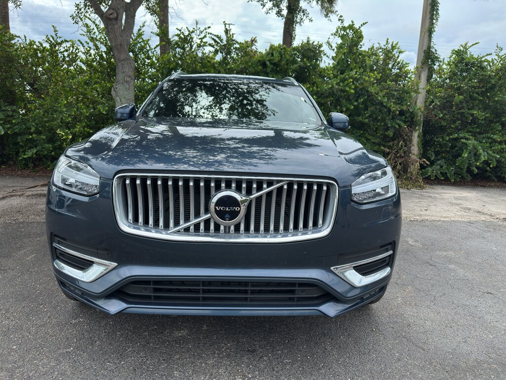 2024 Volvo XC90 Plus photo 2