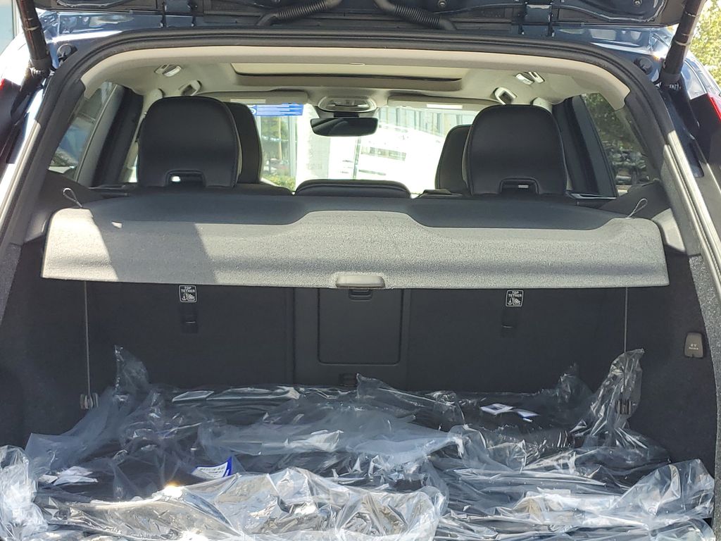 2026 Volvo XC40 Ultra - Photo 8
