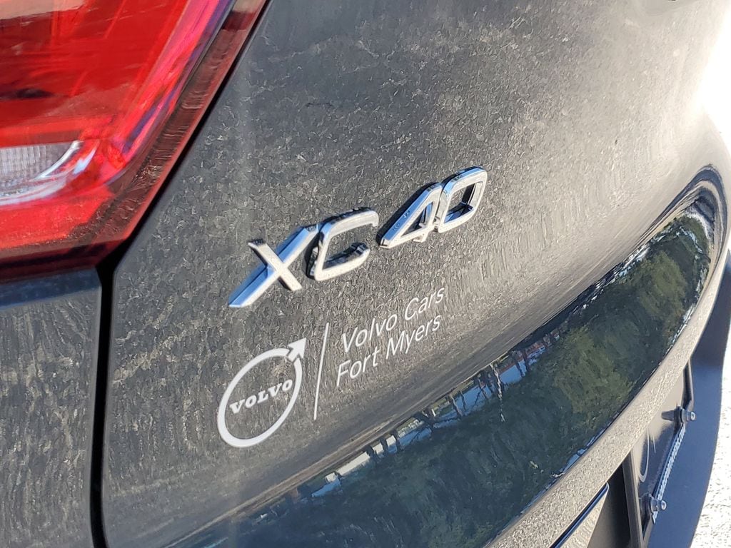 New 2026 Volvo XC40 B5 Plus SUV