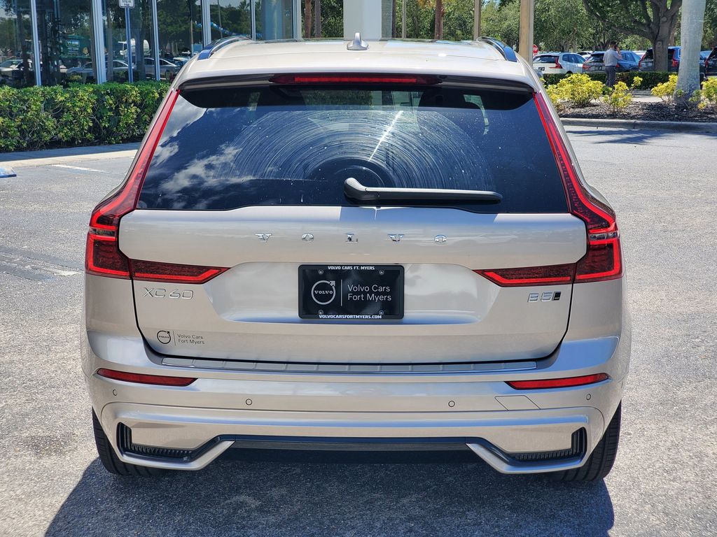 2026 Volvo XC60 B5 Plus photo 3