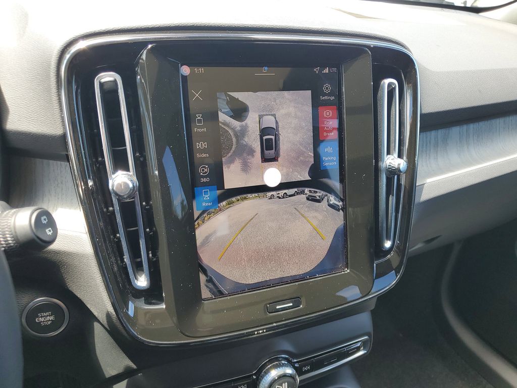 2026 Volvo XC40 Ultra - Photo 16