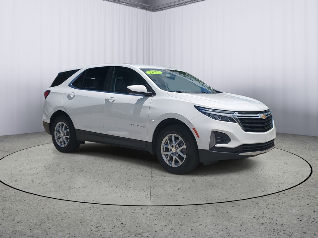 2023 Chevrolet Equinox LT photo 2