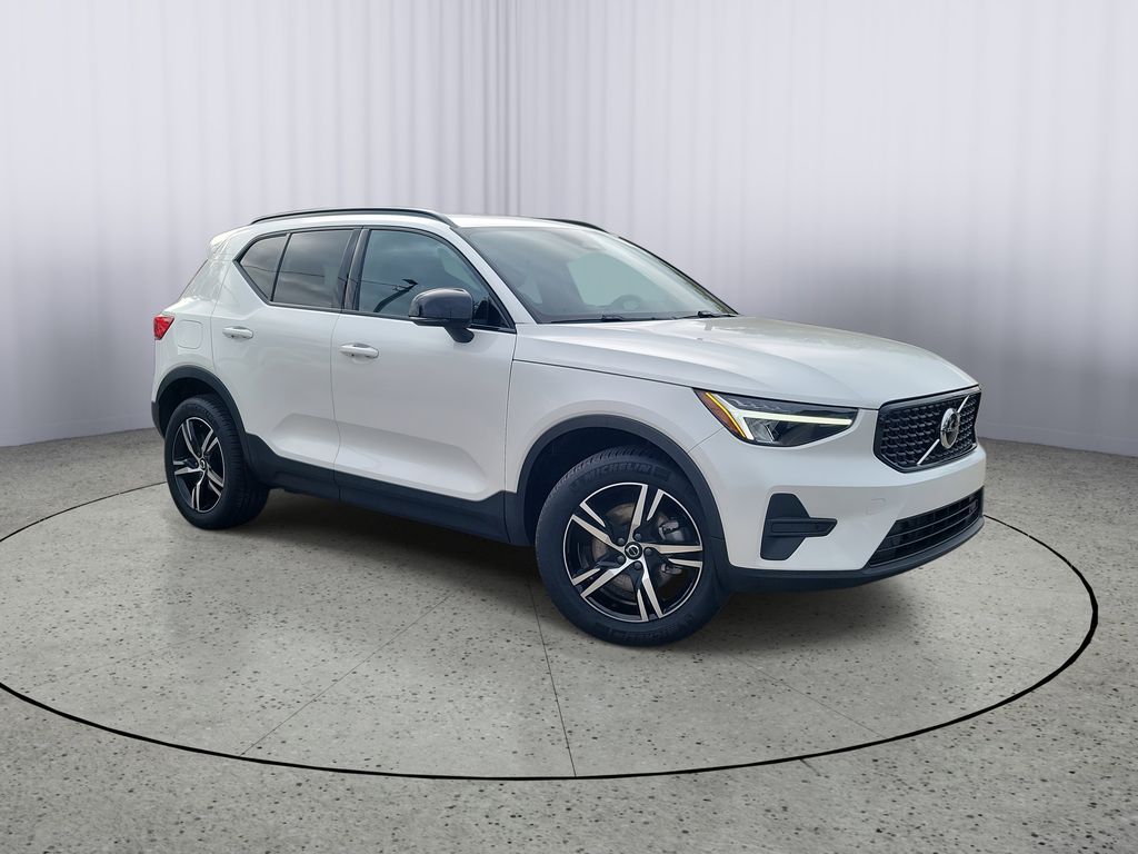 2026 Volvo XC40 B5 Core Dark AWD's photo