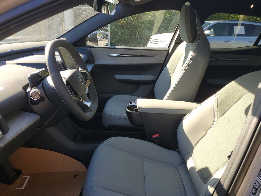 2026 Volvo EX30 Plus - Photo 8