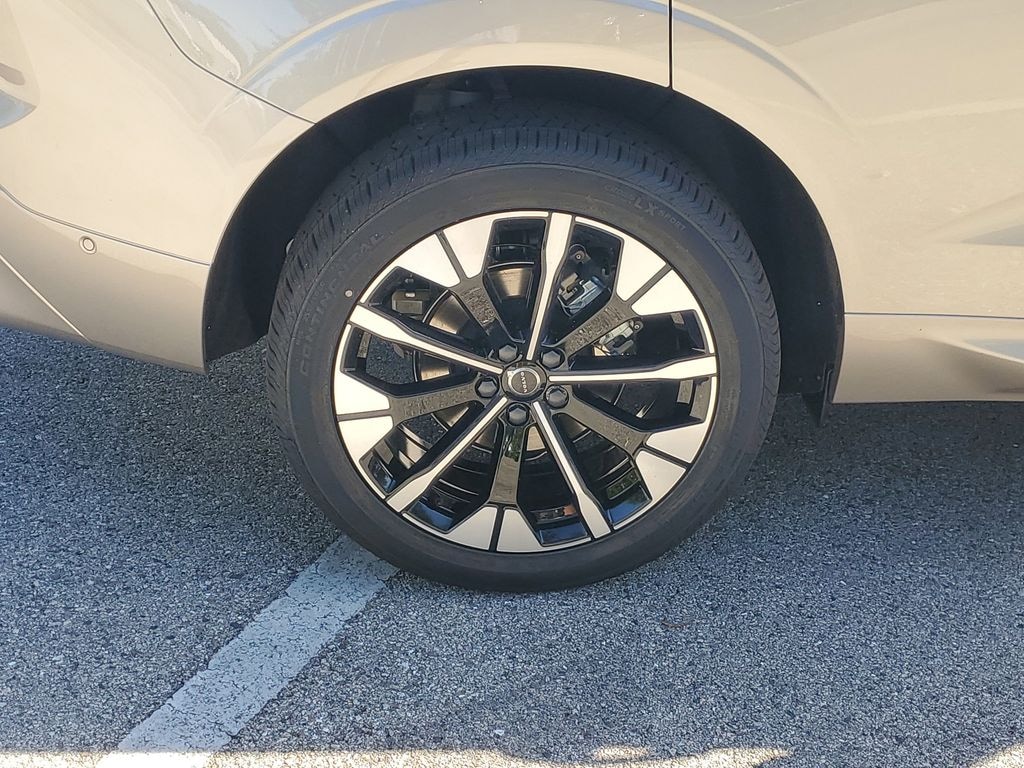 New 2026 Volvo XC60 B5 Plus SUV