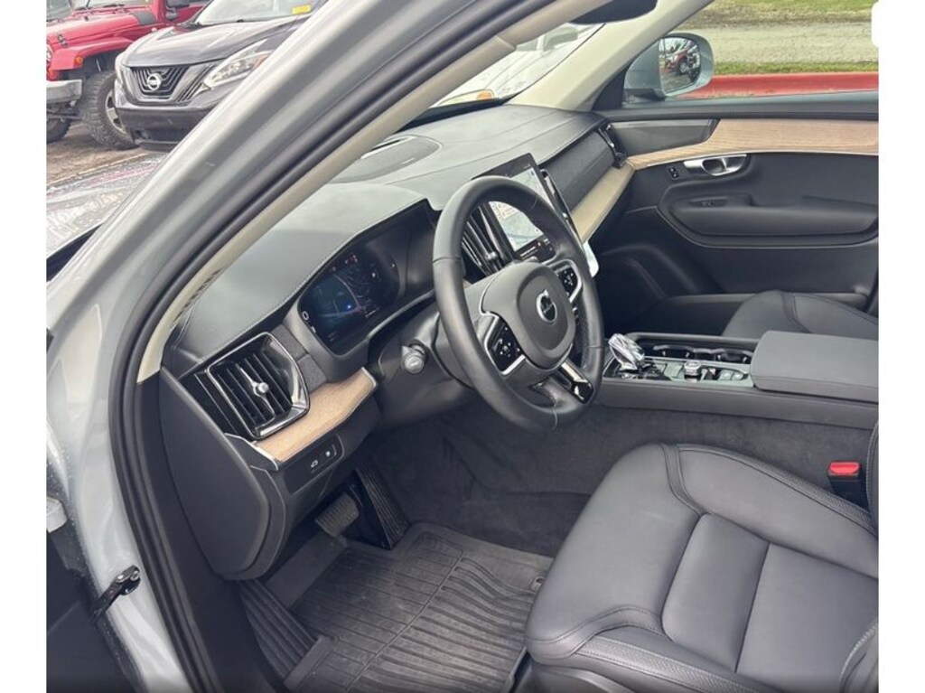 Certified 2025 Volvo XC90 Plus Certified 1-Owner Sport Utility