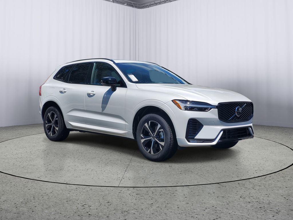 2026 Volvo XC60 B5 Core Dark AWD's photo