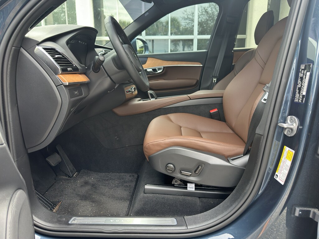 2024 Volvo XC90 Plus photo 3
