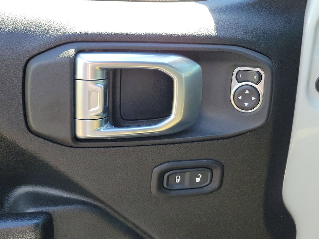 2021 Jeep Wrangler Unlimited Willys - Photo 24