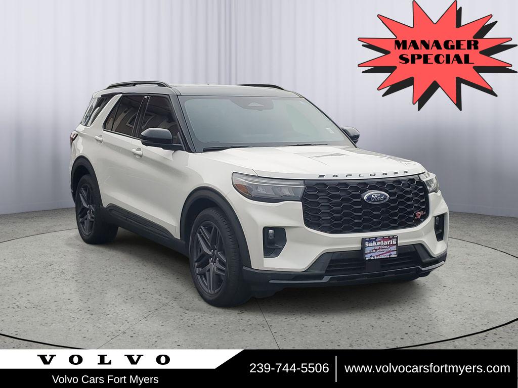 2025 Ford Explorer ST's photo