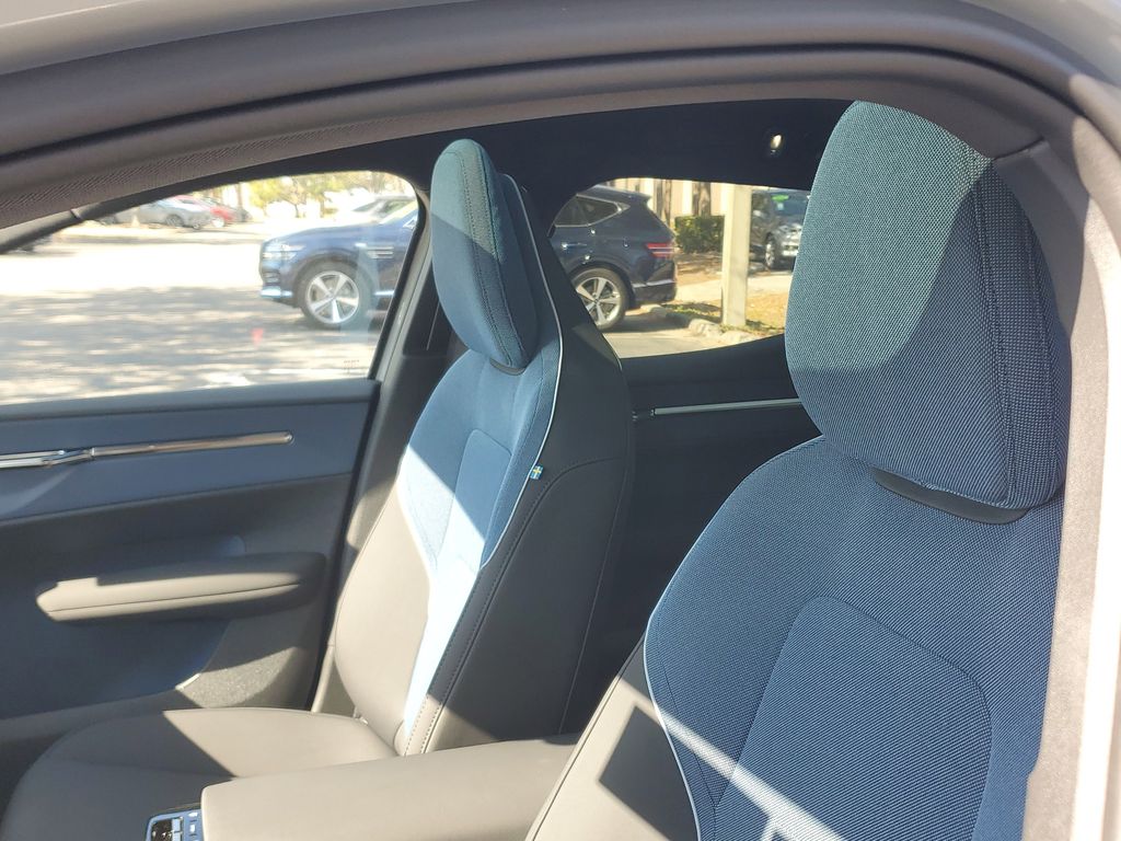 2026 Volvo EX30 Plus - Photo 8