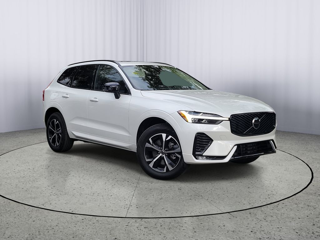 2026 Volvo XC60 B5 Core Dark AWD's photo