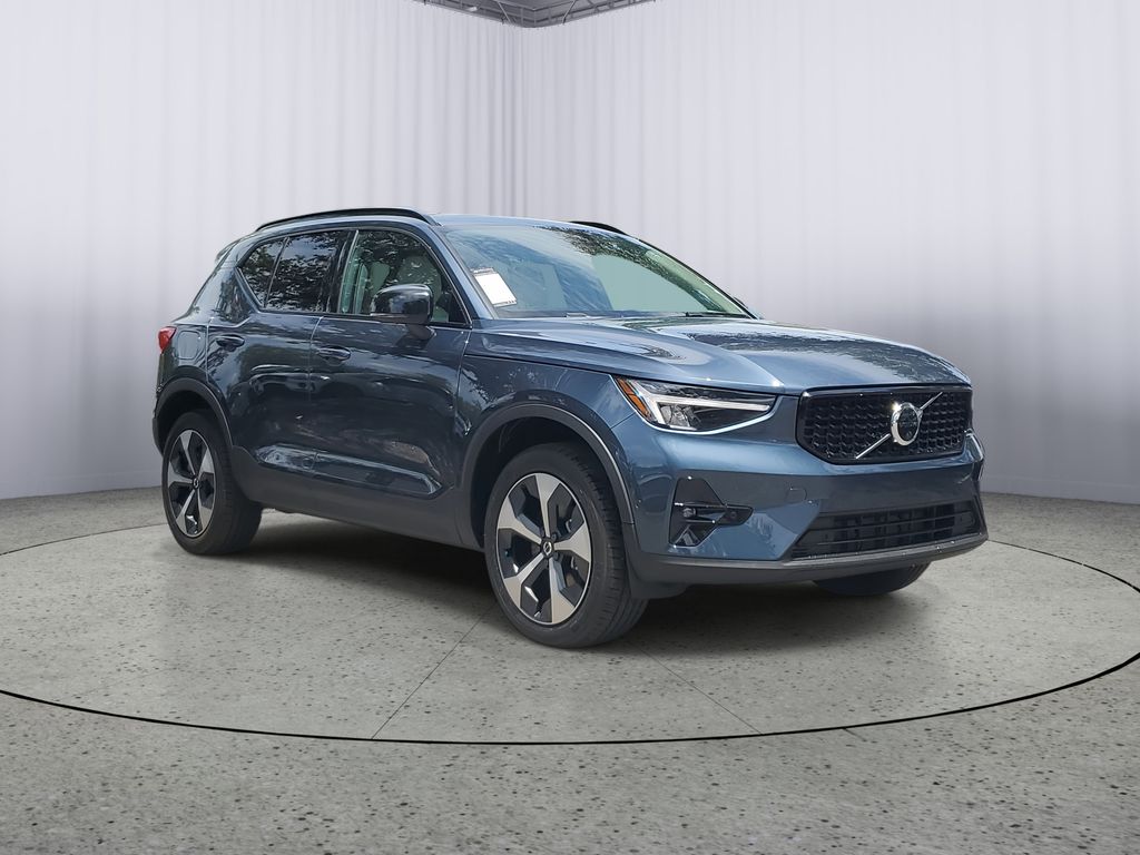2026 Volvo XC40 Plus's photo