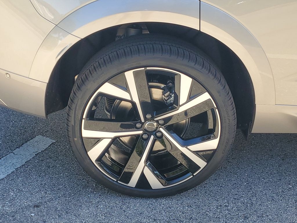 New 2026 Volvo XC60 B5 Ultra SUV