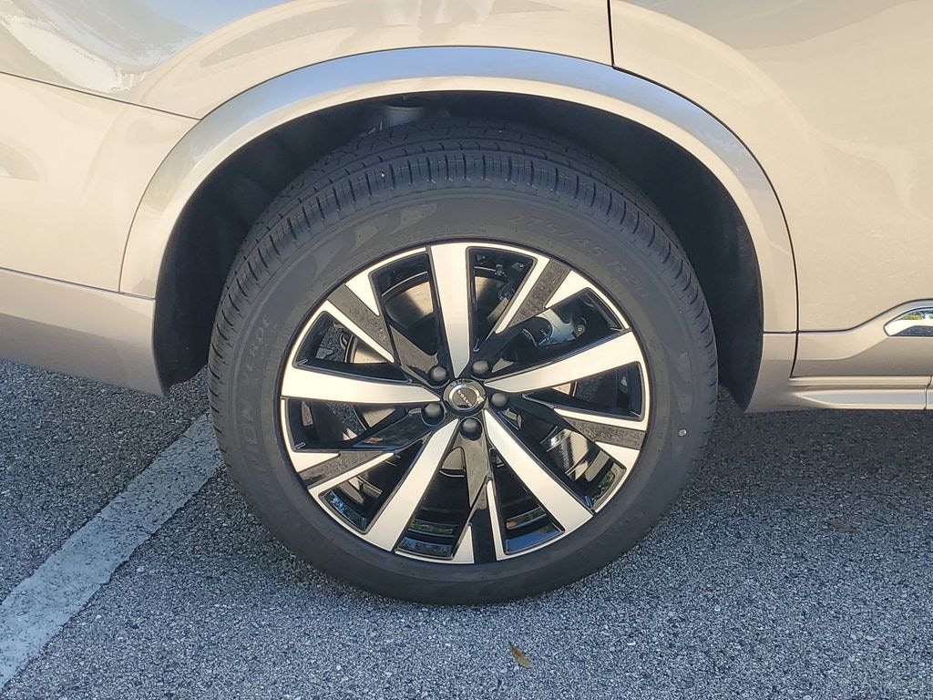 New 2026 Volvo XC90 B5 Core SUV