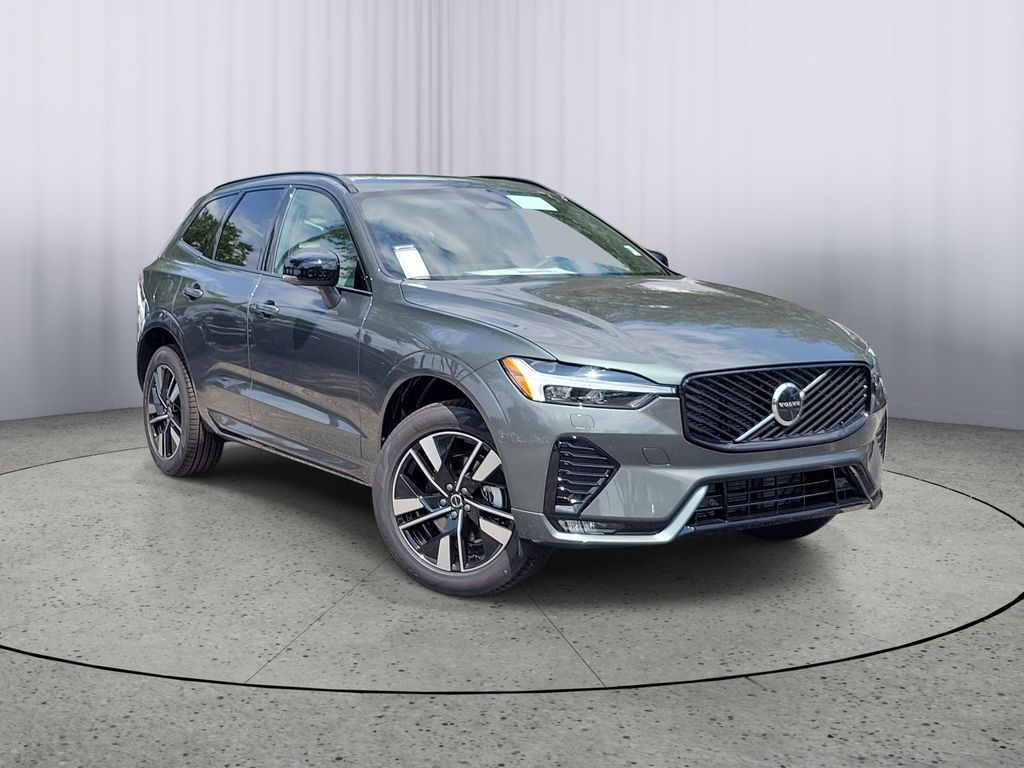 2026 Volvo XC60 B5 Core Dark AWD's photo
