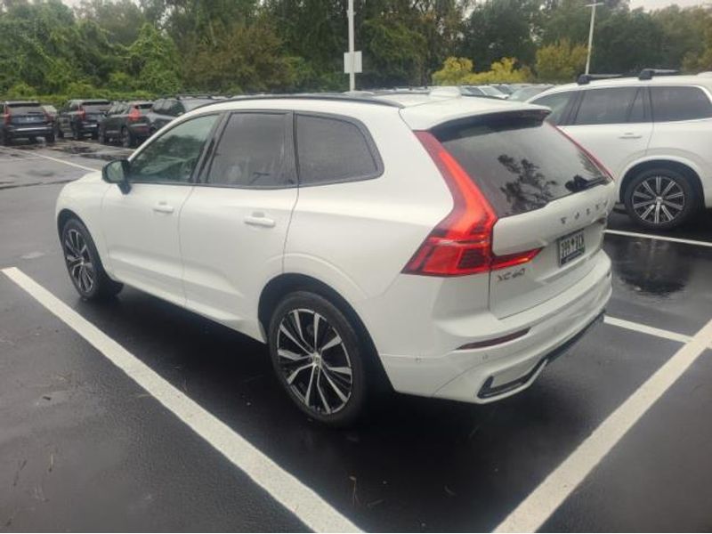 2025 Volvo XC60 photo 2