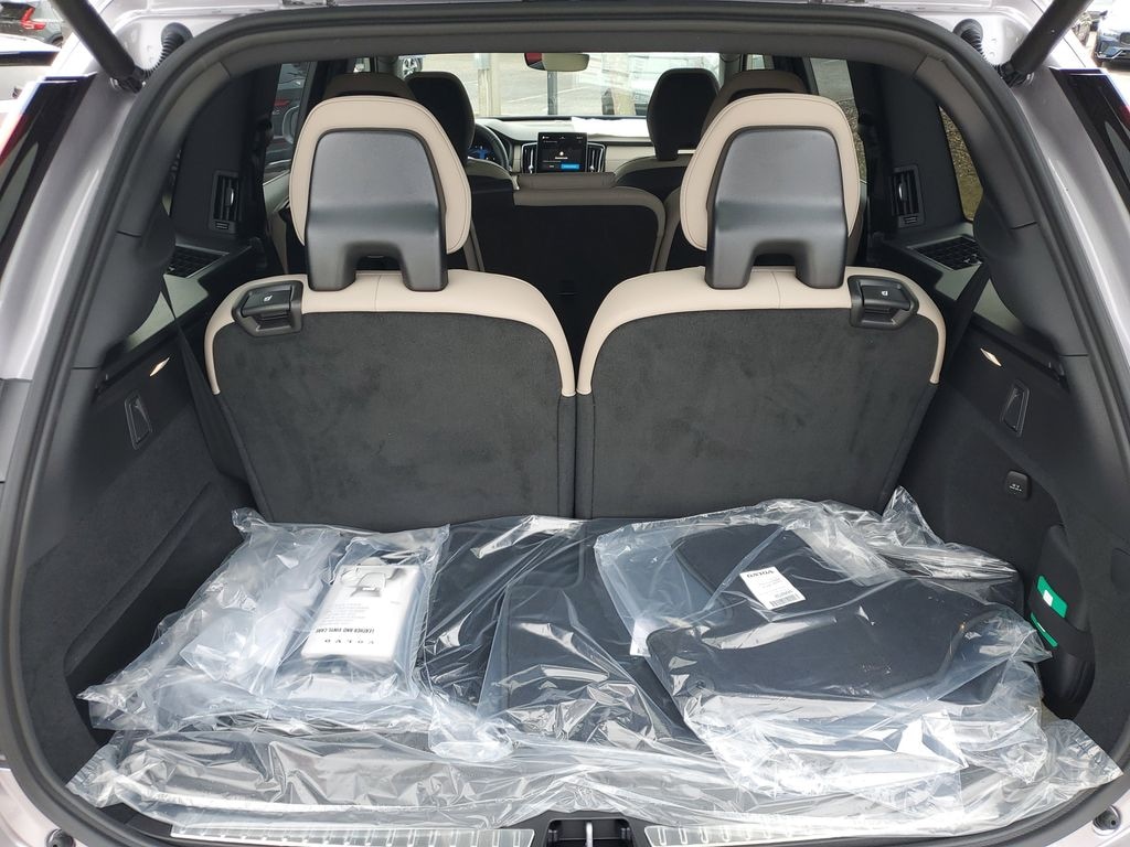 New 2026 Volvo XC90 B6 Plus 7-Seater SUV