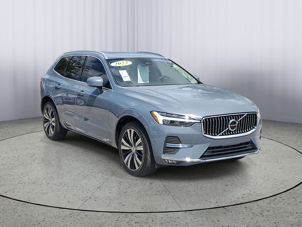 2023 Volvo XC60 Plus photo 2