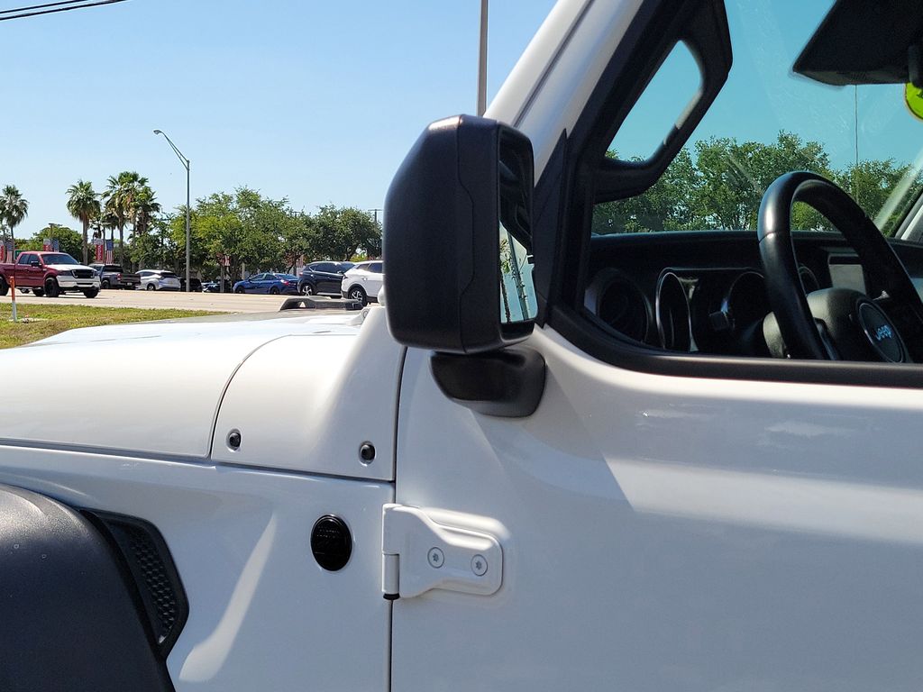 2021 Jeep Wrangler Unlimited Willys - Photo 12