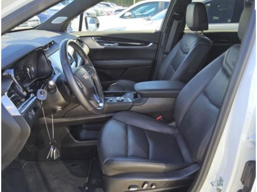 2025 Cadillac XT6 Premium Luxury photo 4