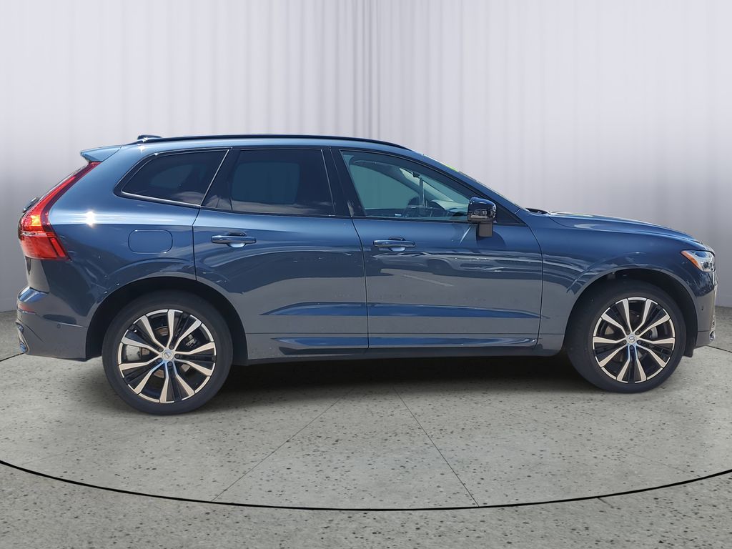 2023 Volvo XC60 Ultimate photo 3