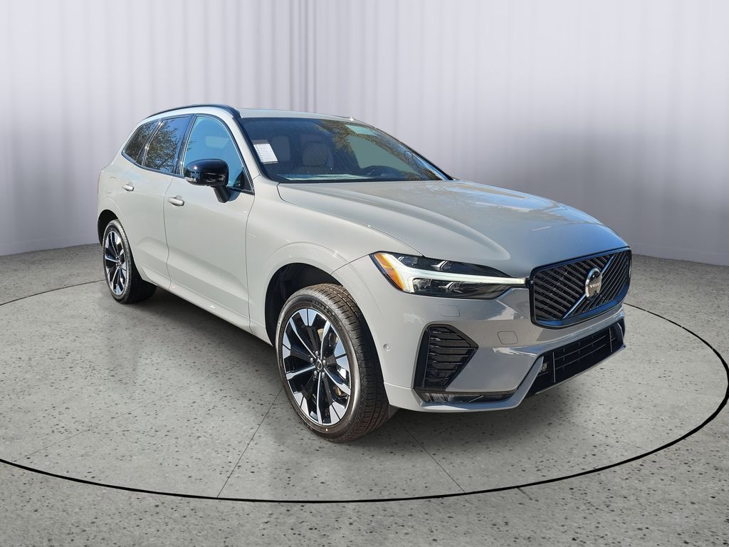 2026 Volvo XC60 Plus's photo