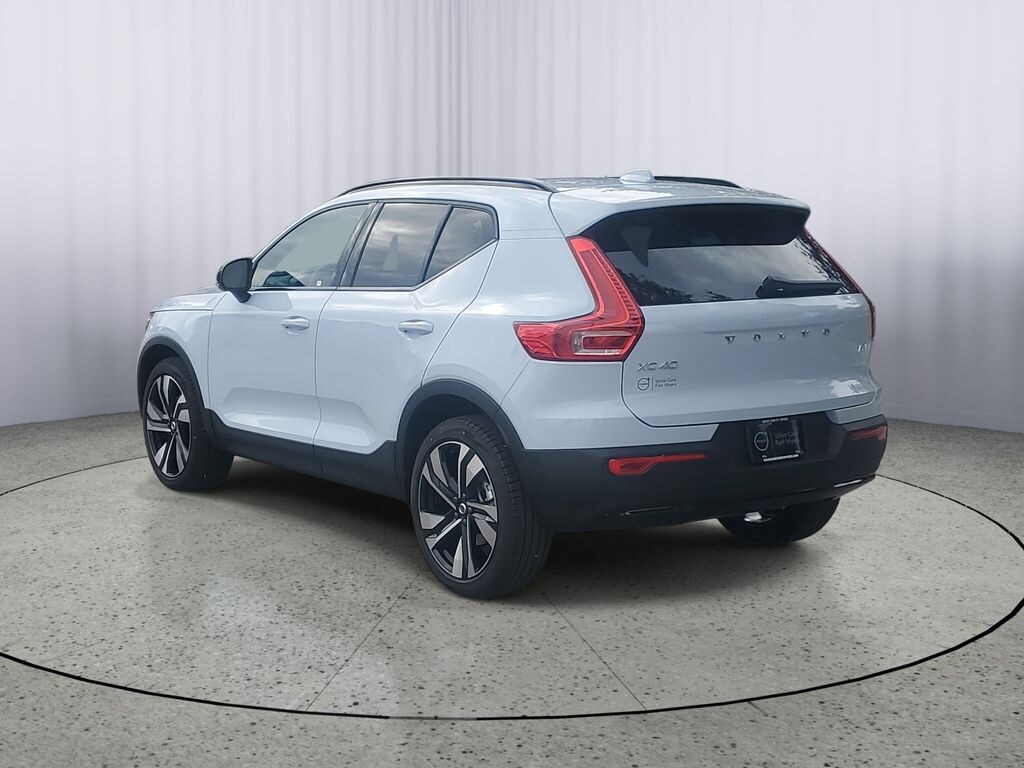 New 2026 Volvo XC40 B4 Plus SUV