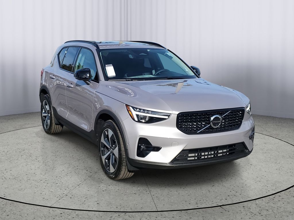 2026 Volvo XC40 Plus's photo