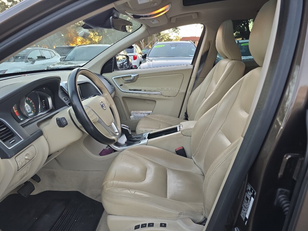 2015 Volvo XC60 T5 Premier photo 3