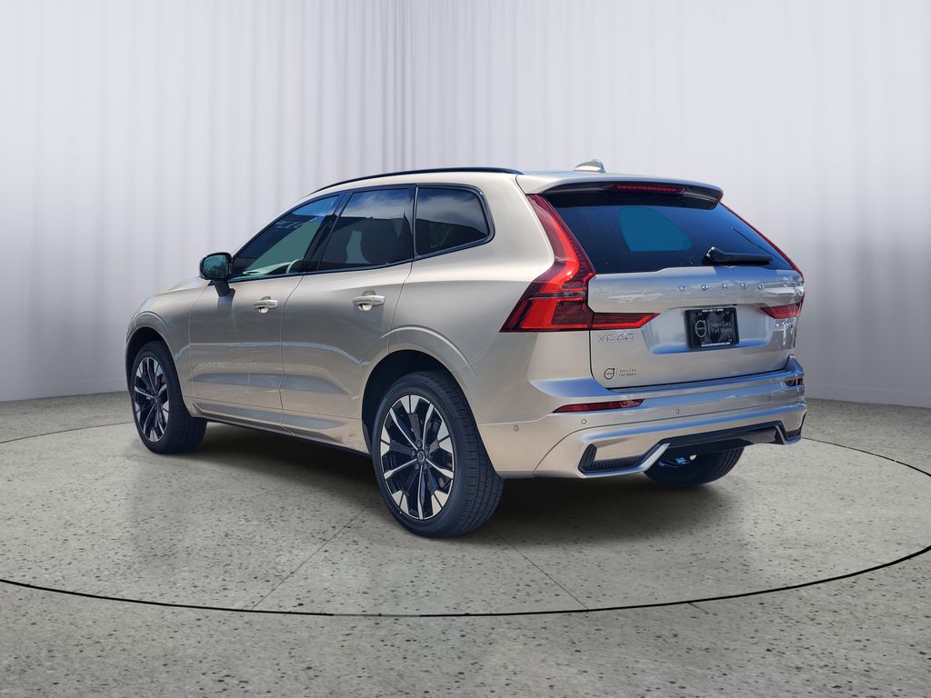 2026 Volvo XC60 B5 Plus photo 2