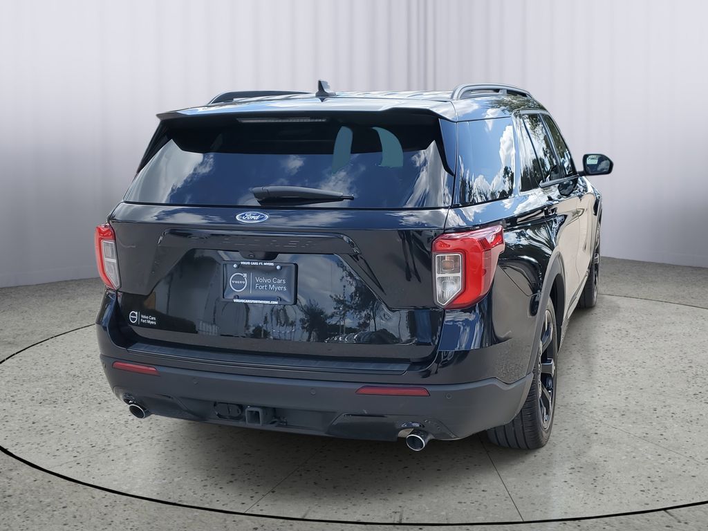 2023 Ford Explorer ST-Line photo 2