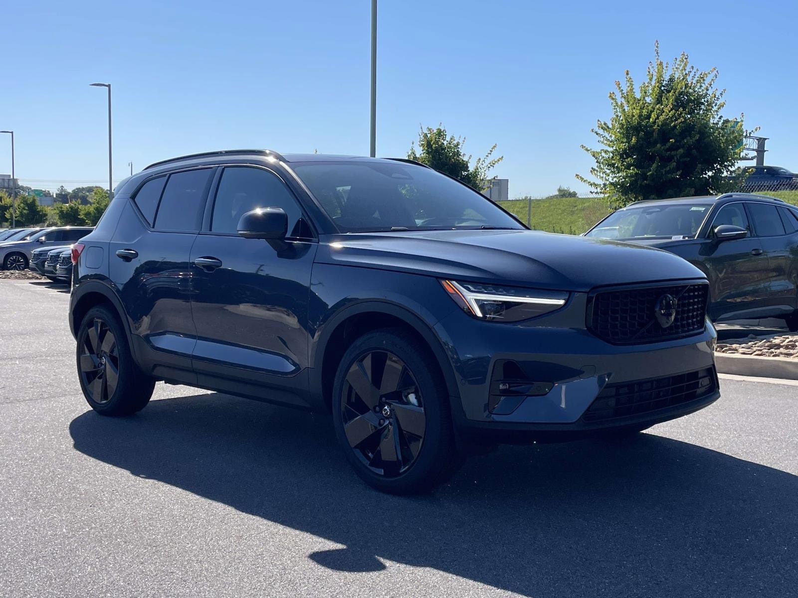 2026 Volvo XC40 B5 Ultra Ultra Black Edition AWD's photo