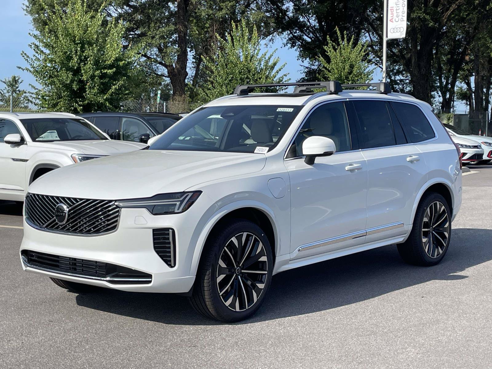 New 2026 Volvo XC90 plug-in hybrid T8 Core SUV