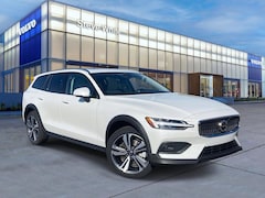 2026 Volvo V60 Cross Country B5 Plus AWD Wagon