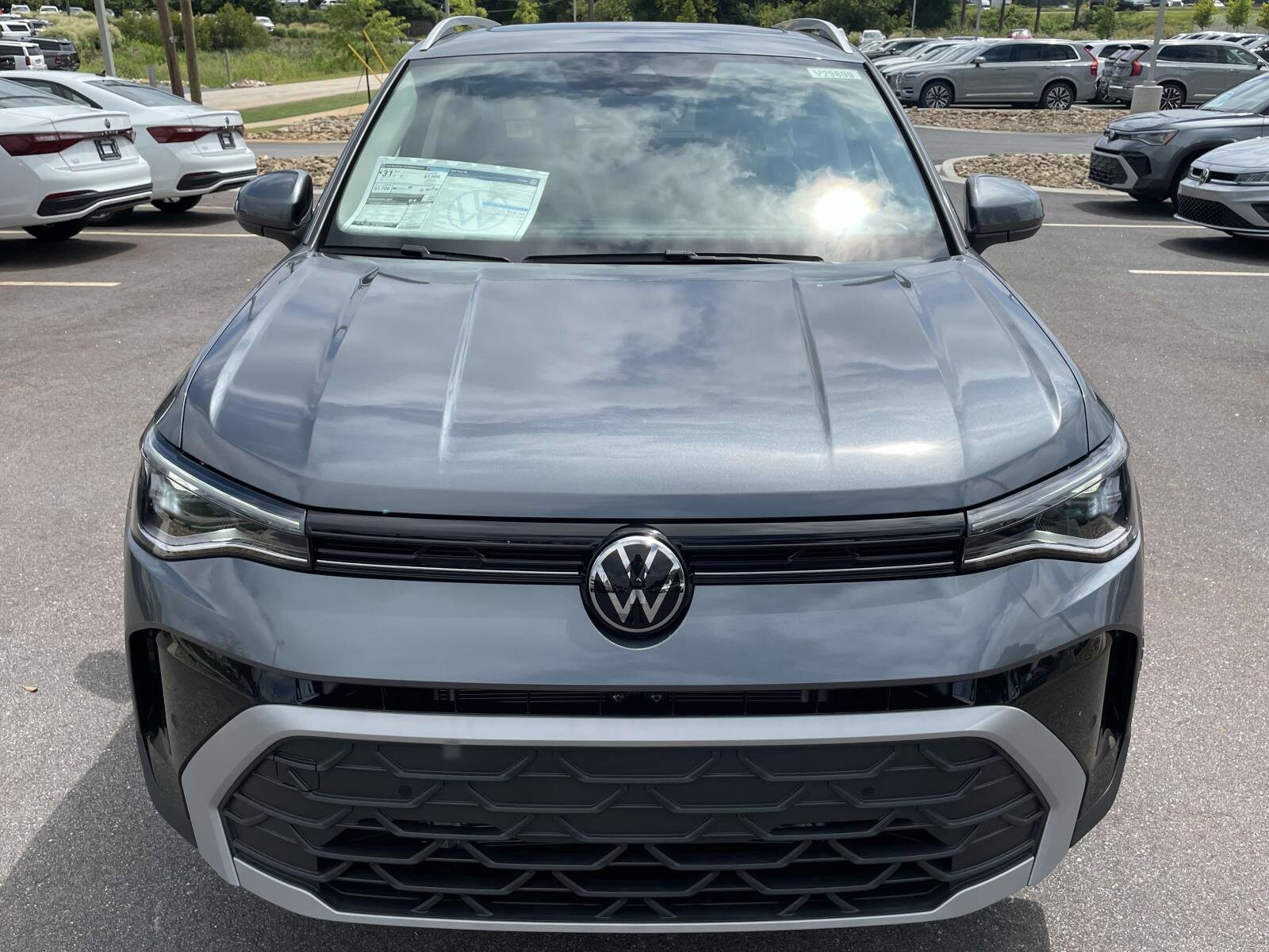 2025 Volkswagen Taos SE photo 2