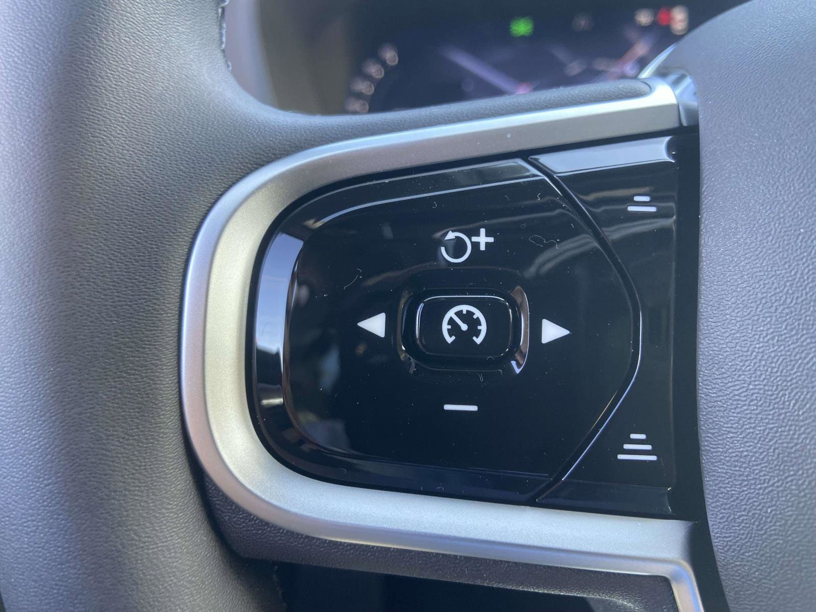 2026 Volvo XC60 Plus - Photo 23