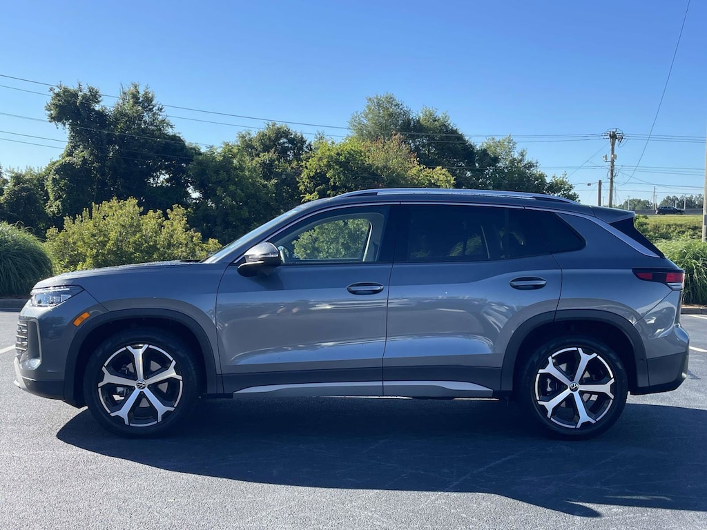 Used 2026 Volkswagen Tiguan 2.0T SE SUV