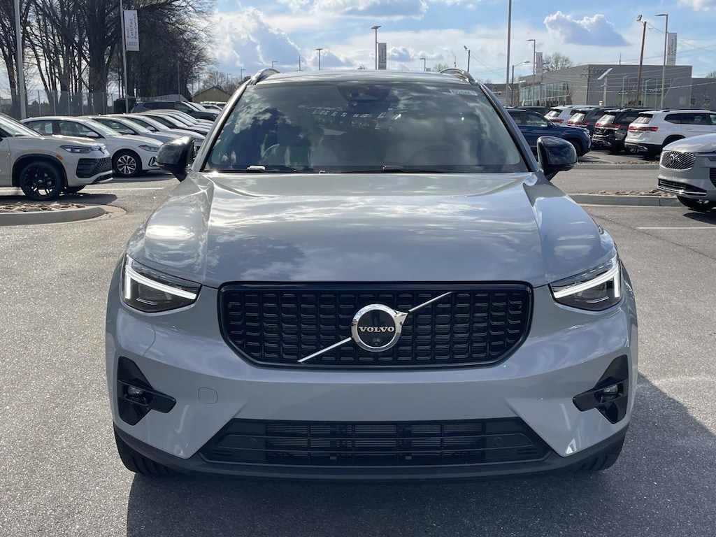 New 2026 Volvo XC40 B5 Plus SUV