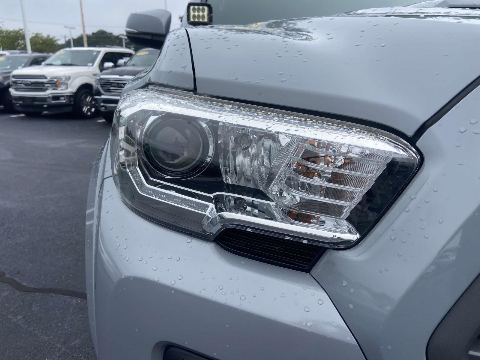 2020 Toyota Tacoma TRD Sport V6 4x4 photo 4