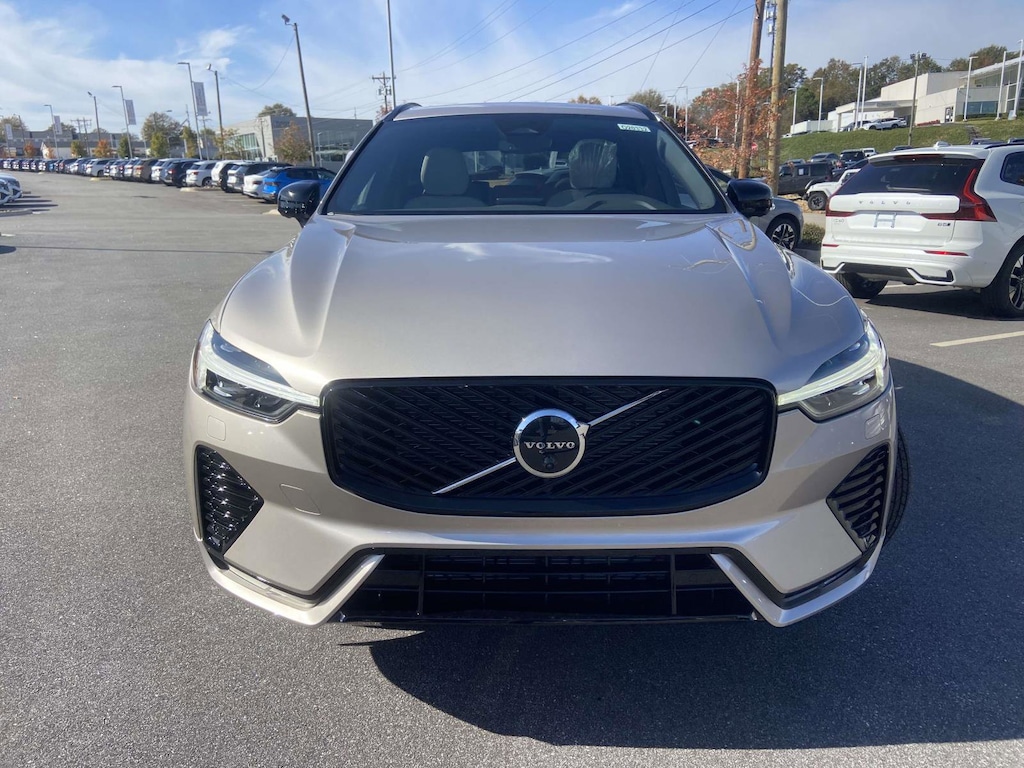 New 2026 Volvo XC60 B5 Plus SUV