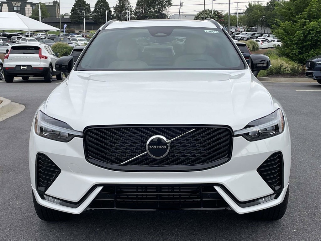 New 2026 Volvo XC60 B5 Core SUV