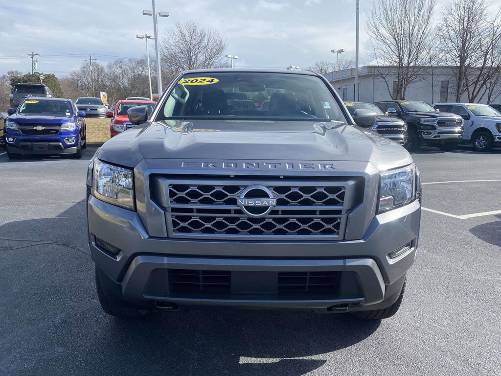 Used 2024 Nissan Frontier SV Truck Crew Cab